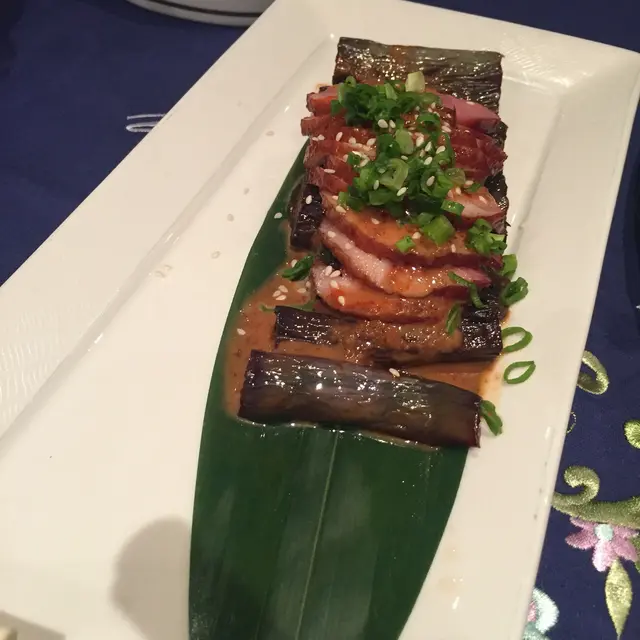 先黎個開胃菜,鴨胸肉茄子,醬汁酸酸甜甜好醒胃,茄子配鴨胸唔錯。