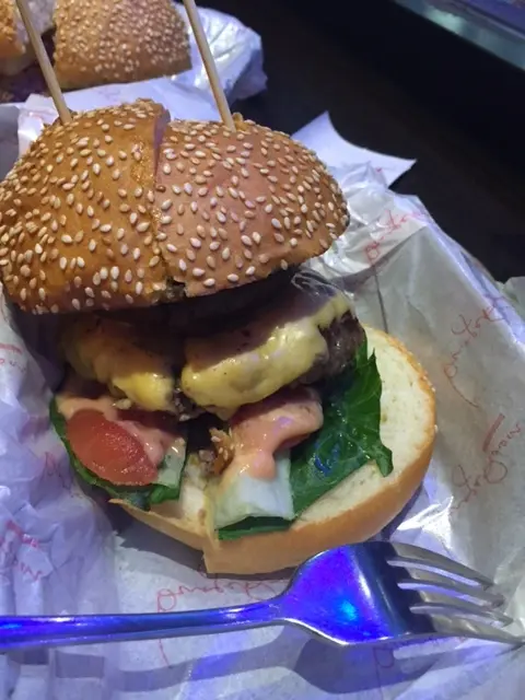 大烤菇牛肉漢堡