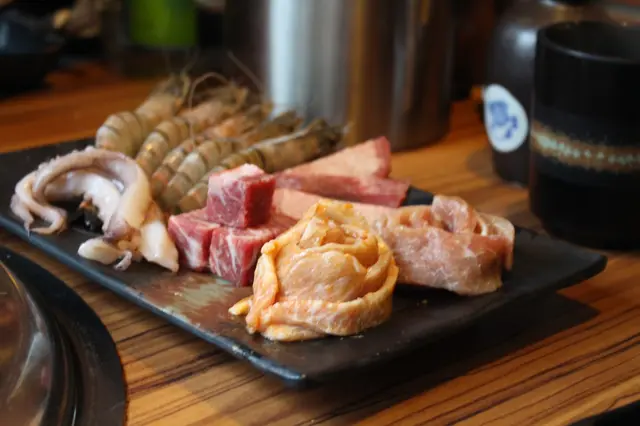 殉頸肉 牛肉粒 大蝦 豬里肌