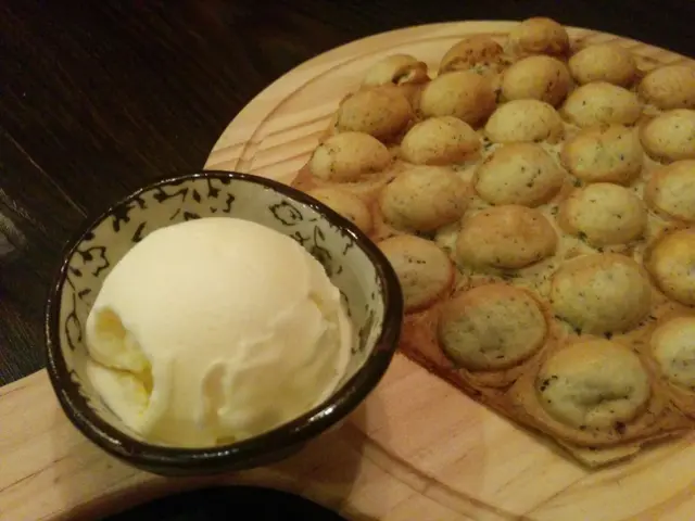 黑松露雞蛋仔配雪糕