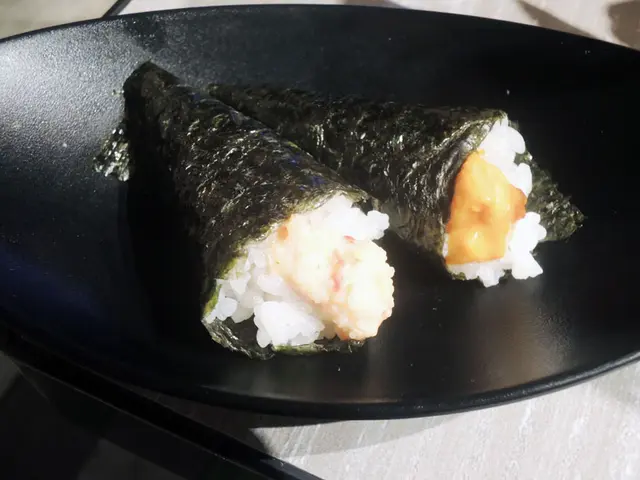 龍蝦沙律手卷、海膽手卷