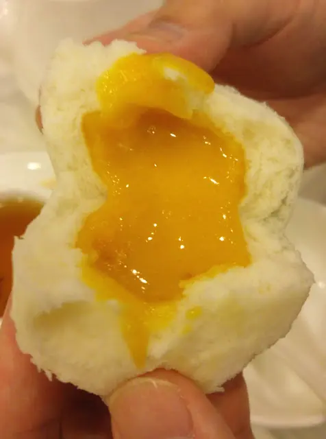 奶黃餡料流湧而出, 做到真流沙