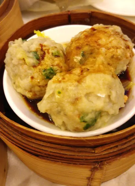 沒有如傳統的加上髮菜, 取之代之用了蔥花