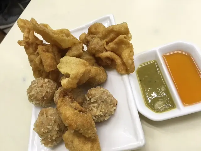 炸雲吞、炸綾魚球雙併