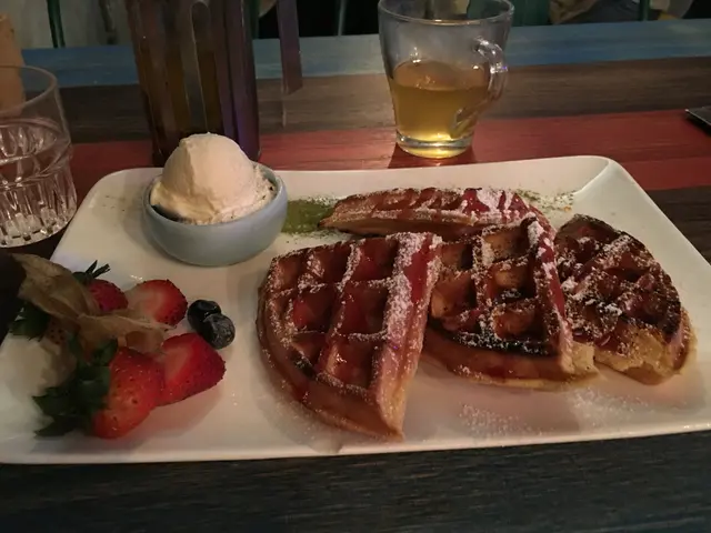 英倫雪糕窩夫配鮮果