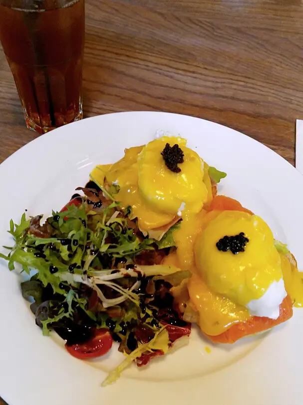EGG BENEDICT