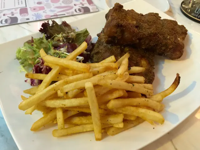 韓式醬燒咖哩蜜糖BB豬仔肋骨配手製薯條(全份)