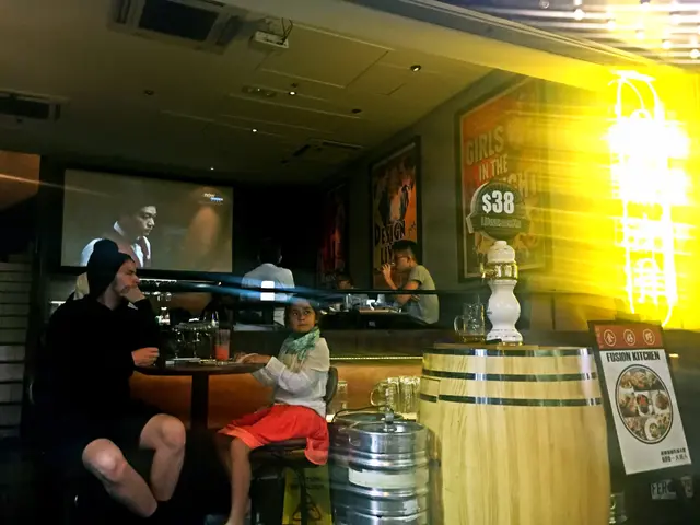 餐廳下面係一個happy hour飲野既地方