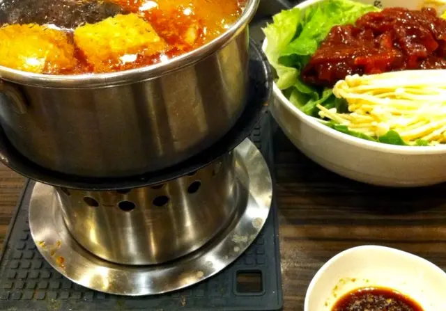 冬陰功滑牛火鍋烏冬