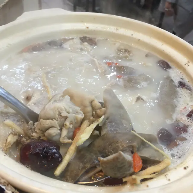 相當足夠，豬肚爽滑