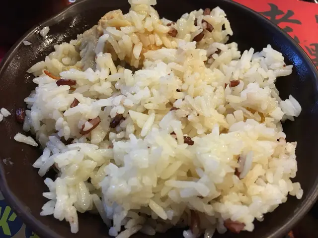蟲草花雞竹筒飯