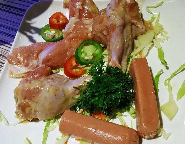 胡麻雞腿,一口香腸