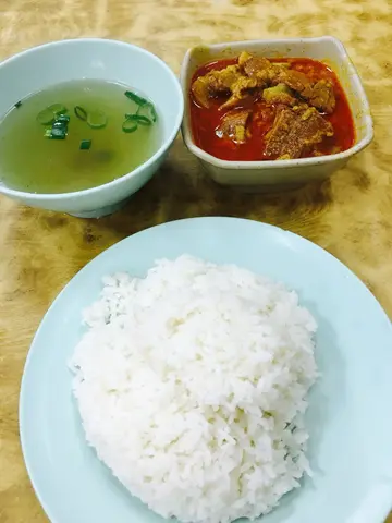 㗎喱牛腩饭