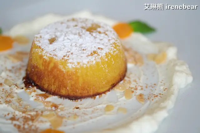 南瓜蛋糕配乳酪慕絲