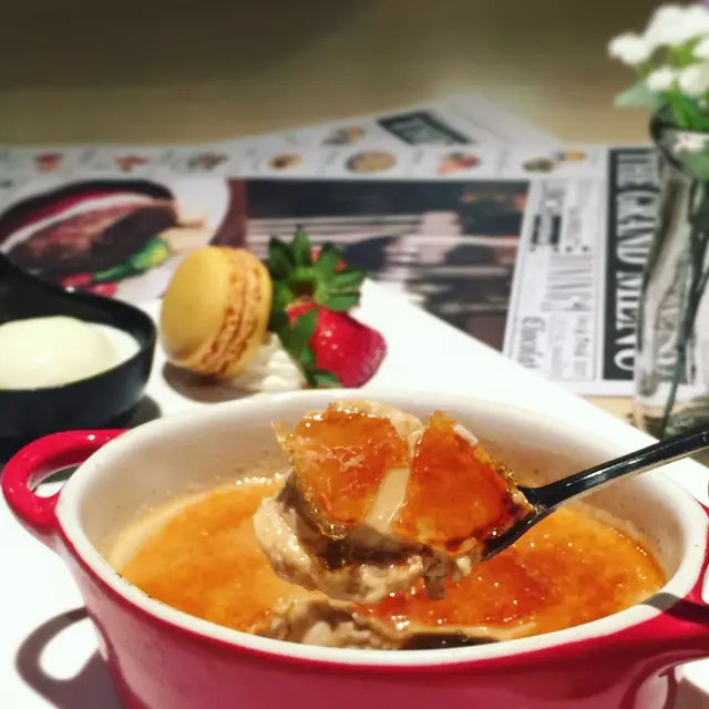 伯爵茶焦糖燉蛋配馬卡龍拌雪糕