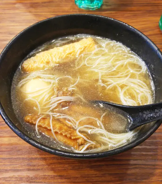 湯底, 雖然加入了滷汁, 但味道比預期的清淡