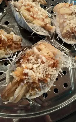 Waitor說這個象拔蚌蒸煮大約2分鐘,不宜蒸得太耐而令象拔蚌肉質變得太韌影響口感