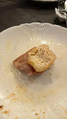 豆卜吸收了蝦醬和五花腩的精華後,味道簡直是一流,和五花腩一起食也能中和五花腩的油膩感