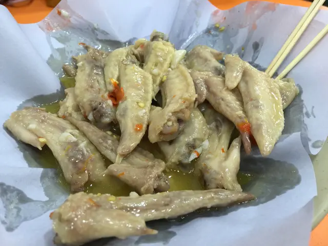 蒜茸香辣雞翼尖