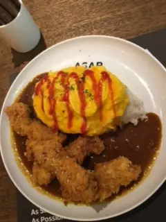 咖哩黑豚滑蛋蓋飯