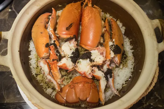 黑松露龍蝦煲仔飯