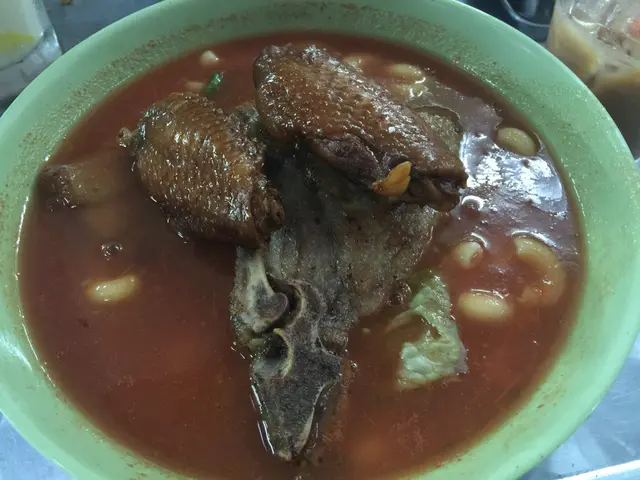 豬扒雞翼蕃茄湯通粉