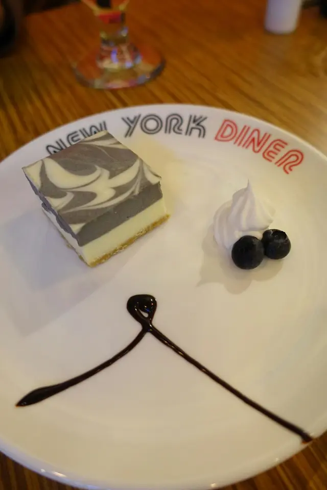 正正方方的外型,色澤層次分明,形成強烈對比!