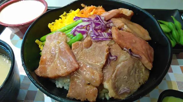 豬肉好厚好軔好難咬, 無生薑味, 都無調味