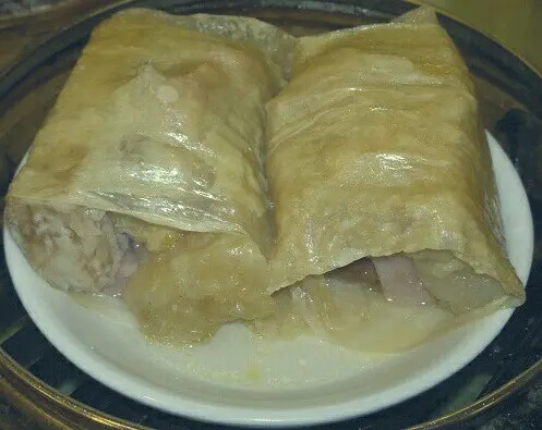 呢一樣點心真系用魚肚做餡料既我食過知道香港得2間酒樓系落真魚肚吾系用豬皮