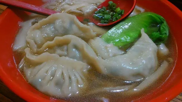 自家製上海水餃刀削麵