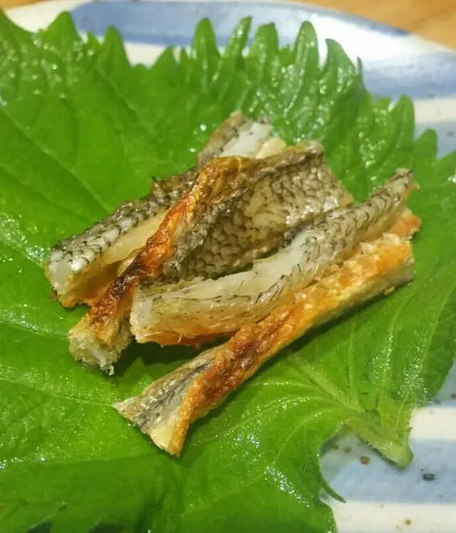 鹽燒針魚魚皮
