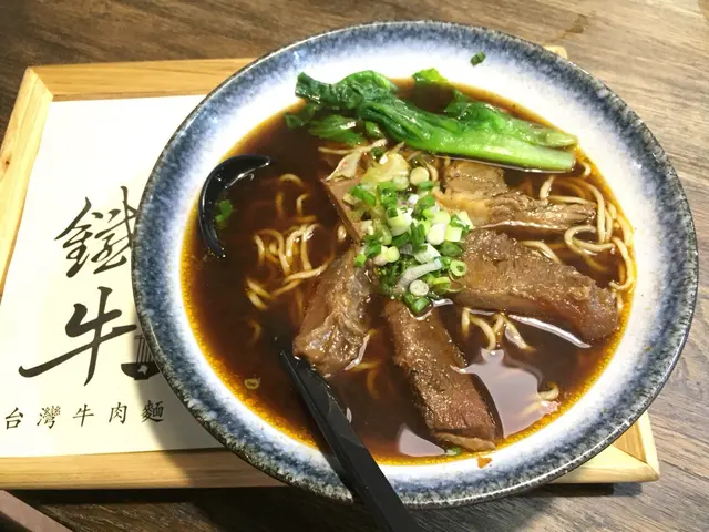 入邊已包括左大塊金錢𦟌,秘製牛腩同埋香滑牛筋,三種牛都好好味好香,超大碗面好滑~