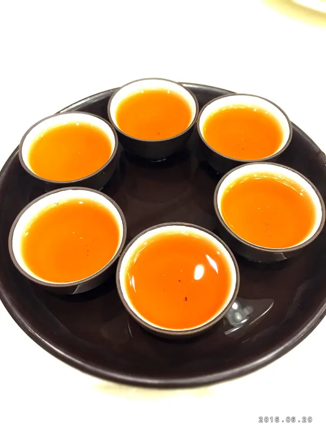 潮州人喜歡「功夫茶」一來可減膩度,二來茶味帶點甘香。
