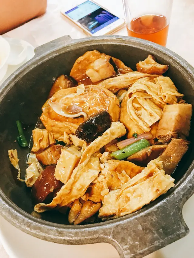 枝竹火煵豆腐煲