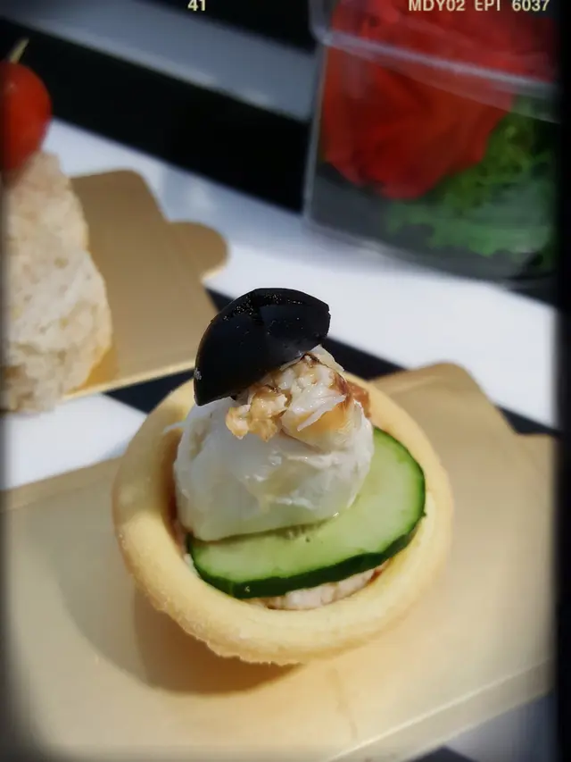 食得出色（意大利醋汁蟹冧肉配青瓜雞茸撻）