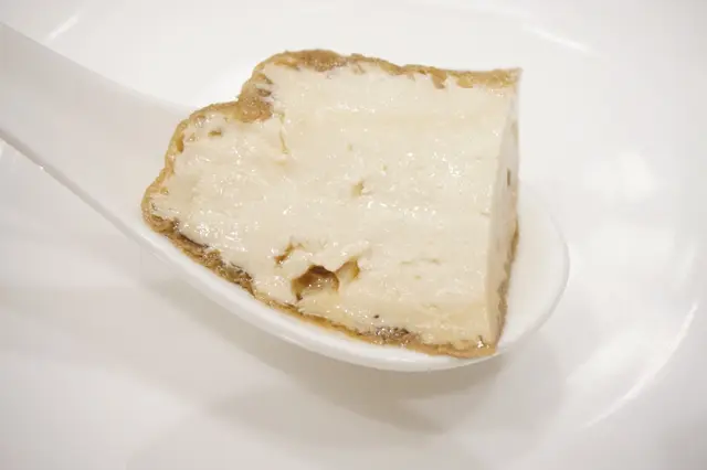 炸豆腐吸盡鵝片的滷汁,不可錯過。