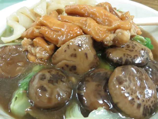 鮑汁花膠扣鵝掌