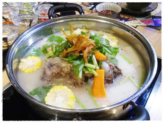 秘製胡椒豬骨煲