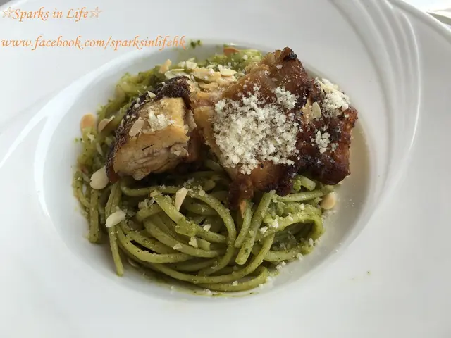 檸檬青醬雞腿麵