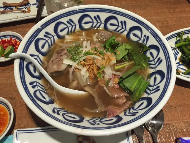 湯唔夠熱，唔夠香濃