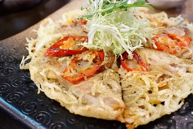 環形天橋 （泡菜五花腩薯仔煎餅）