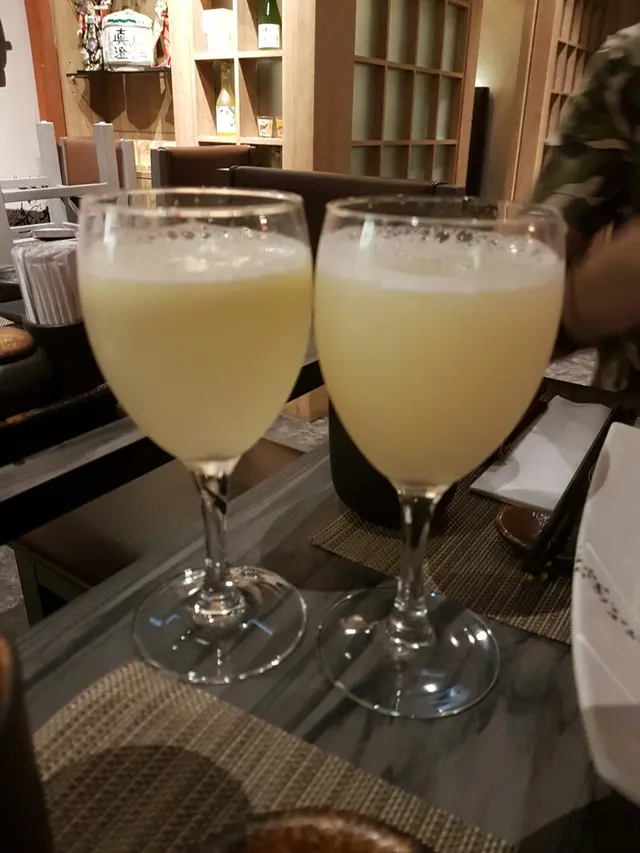 鮮榨果汁。梨汁