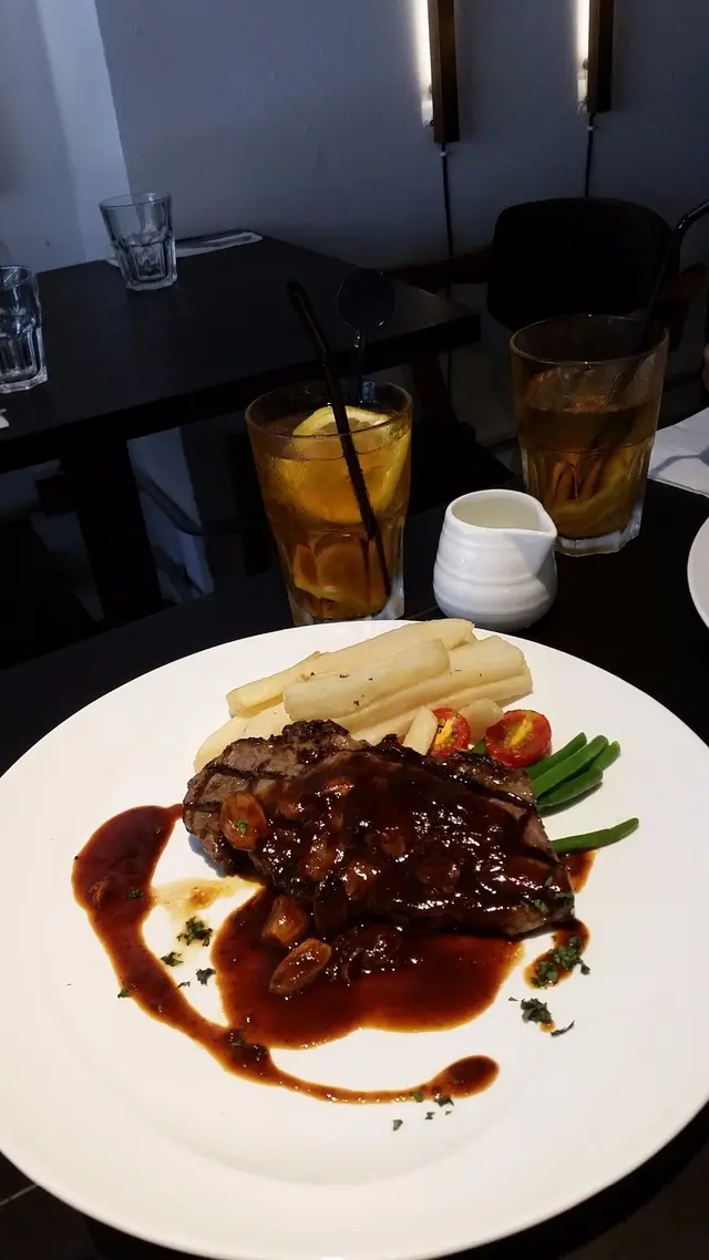 紐西蘭西冷配香蒜燒汁