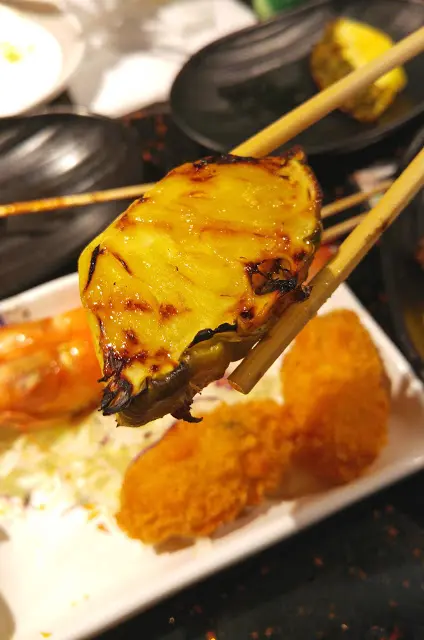 燒過的菠蘿仍然鮮甜多汁, 清香好食