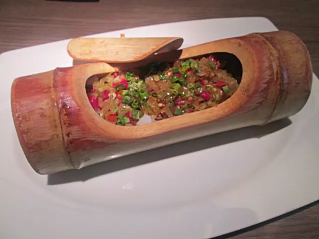 以竹筒盛載, 更具風味