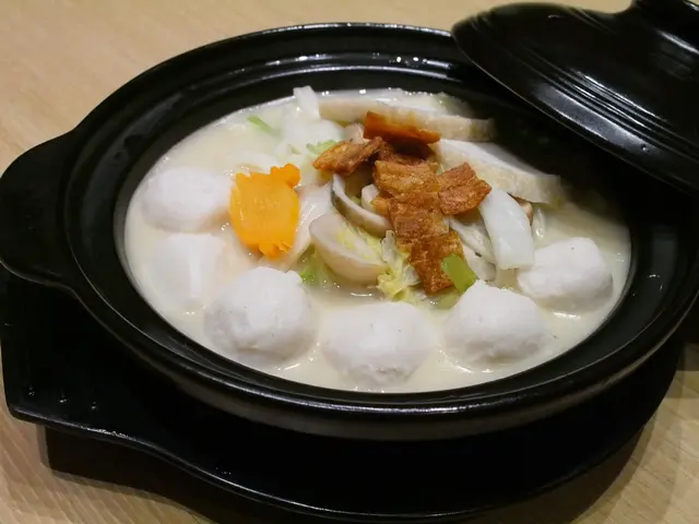 手打魚蛋煮津菜煲