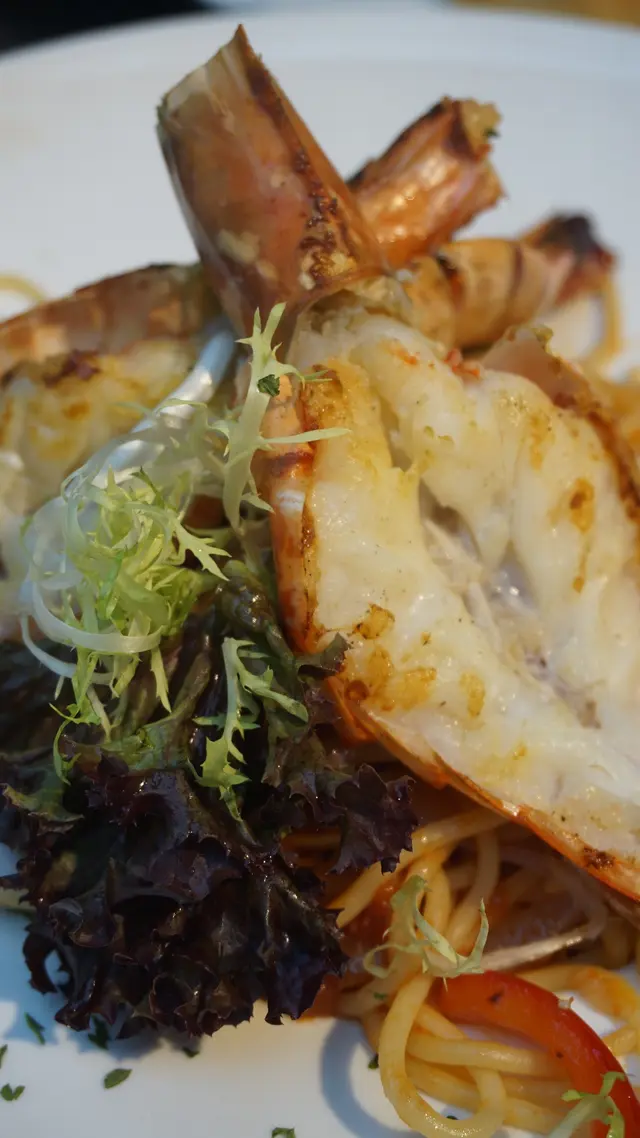 輕易可挑起蝦肉,沒有半點霉感,略帶甜,也有少許焦香