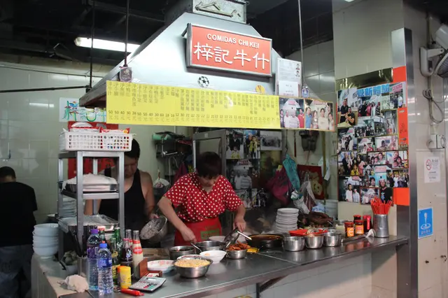 七十多年老字號新鮮牛什專家—梓記牛什
在綜合大樓開業已有50多年歷史 是澳門馳名牛雜店其中之一
連蔡瀾、蹈蹈、阿蘇的美食節目都有介紹過
可見其牛什烹調有返咁上下功夫😎