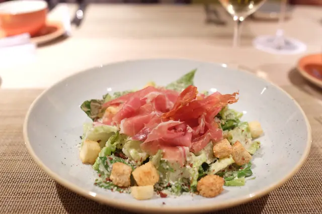 凱撒沙律伴風乾火腿