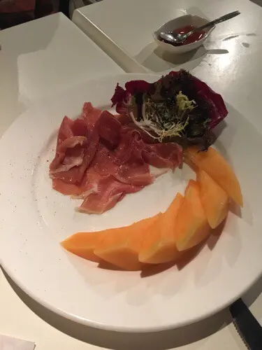 清一清口腔蠔味，準備進入熟食